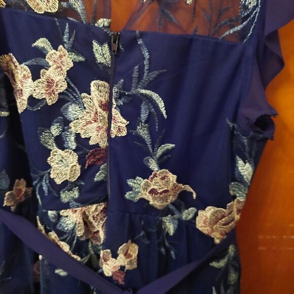 Beautiful Girl Dress - Picture 7 of 12